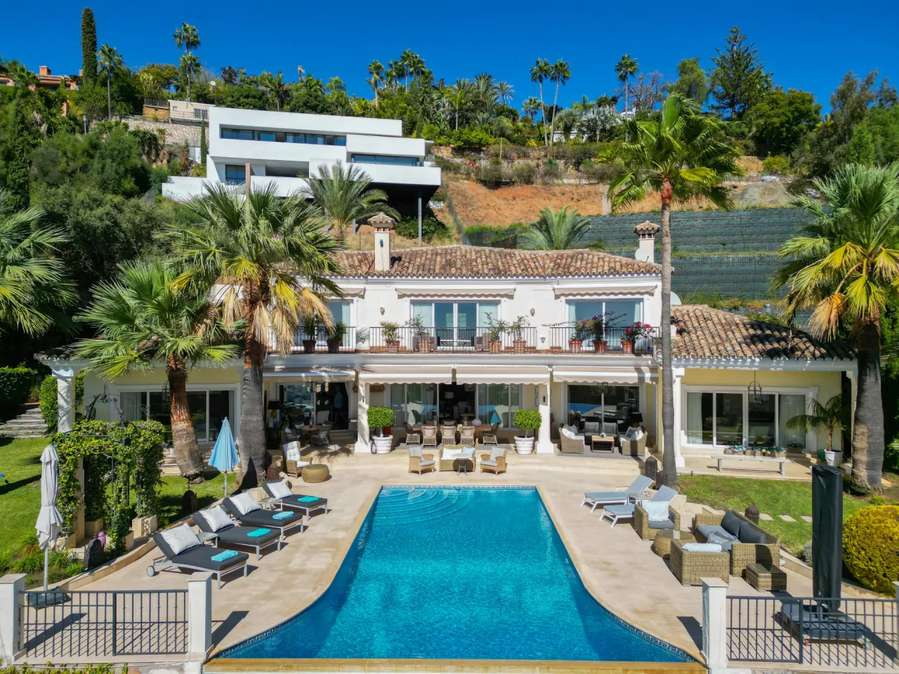 large beautiful villa with sea views in la quinta benahavis marbella 39