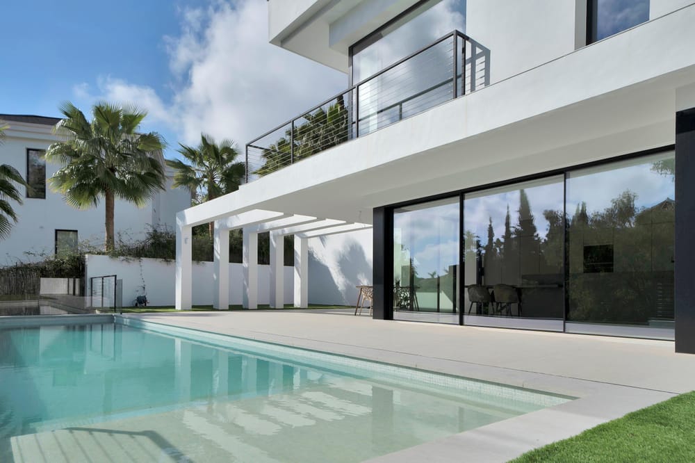 Contemporary Villa with Panoramic Views in el Herrojo Benahavís (5)