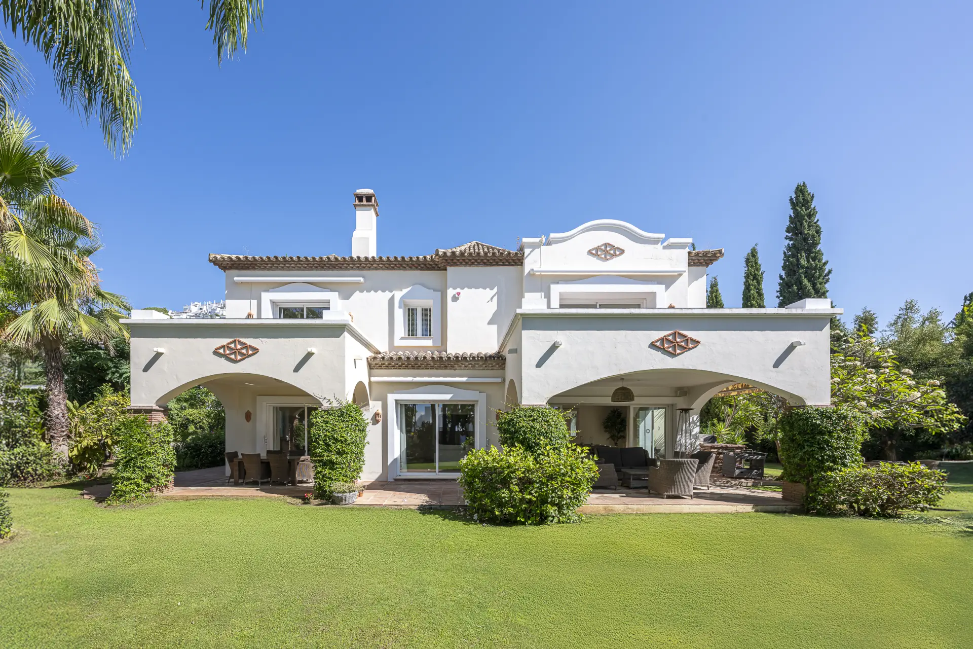 Frontline Golf Villa for Sale in El Herrojo Benahavís, La Quinta (42)